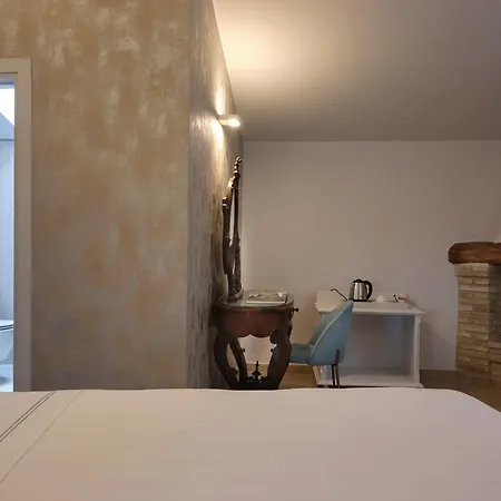 فندق Palazzo Brunamonti Boutique 3*
