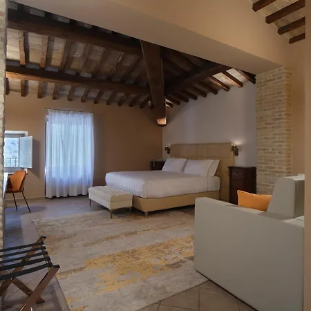 Palazzo Brunamonti Boutique فندق 3*