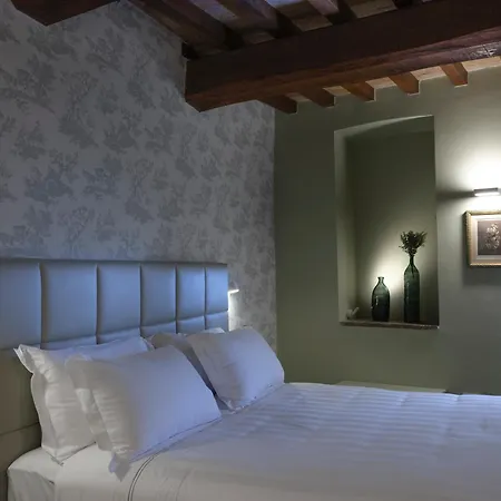 Palazzo Brunamonti Boutique بيفانيا