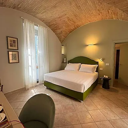 Palazzo Brunamonti Boutique 贝瓦尼亚