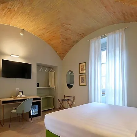 Palazzo Brunamonti Boutique 3* 贝瓦尼亚