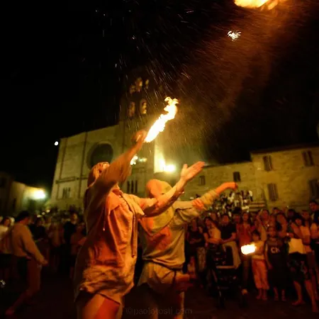 Palazzo Brunamonti 3*