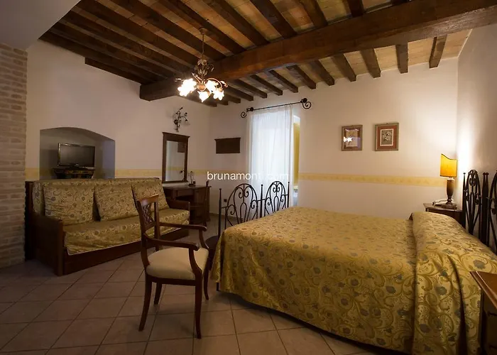 Palazzo Brunamonti 3*